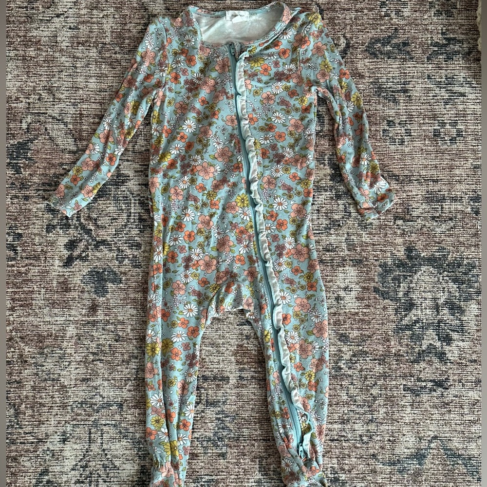 2T footy outfit/pajamas